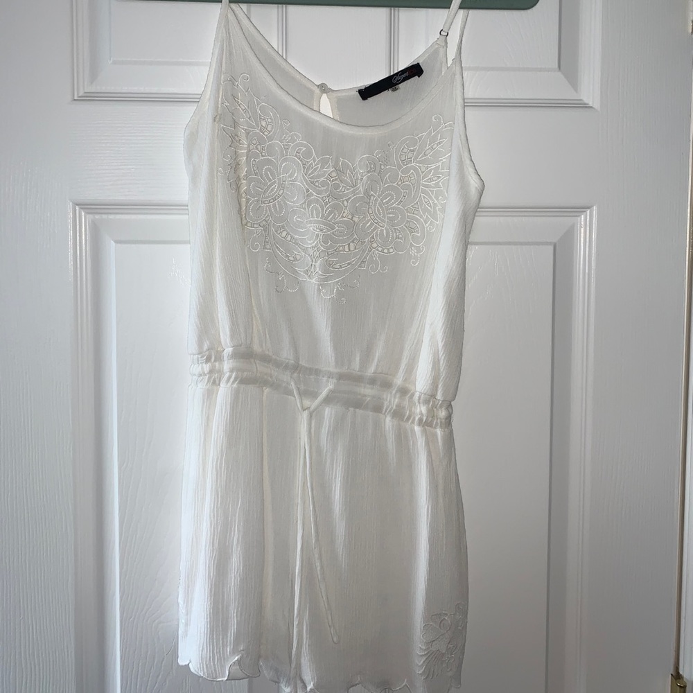 Sugarlips White Romper- Size XS